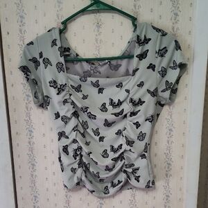 5/$25 SALE Rue21 Butterfly Print Gray Women's Tee